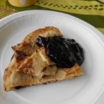 Typisch Finnland: Pfannkuchen mit Blaubeermarmelade